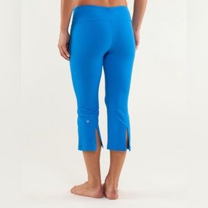 Lululemon Gather & Crow Crop - Beaming Blue
